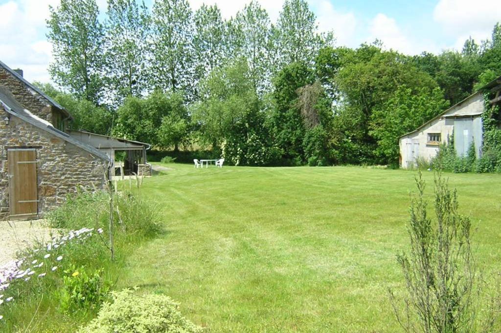 Gites Les Villes Briend Pluduno Exterior foto